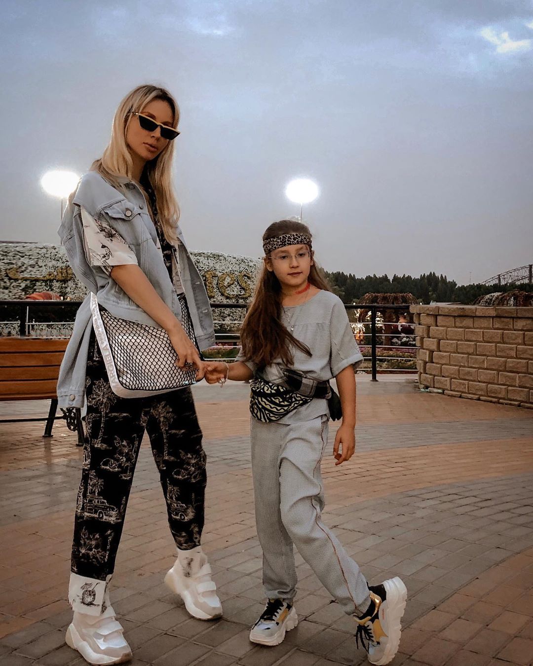 Точеные ноги, рельефный пресс: 9-летняя дочь Светланы Лободы устроила ей фотосессию