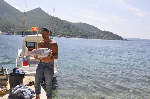 Необычные способы ловли рыбы в Черногории
